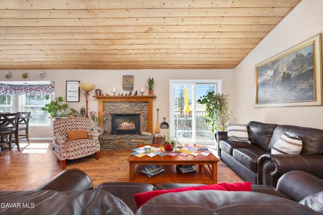 28360 Burning Tree Drive, Tehachapi, CA 93561