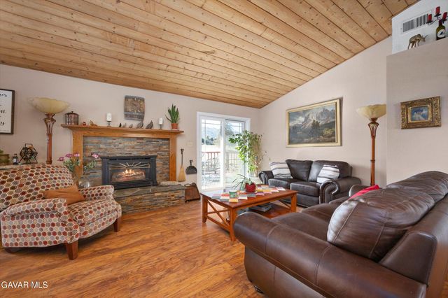28360 Burning Tree Drive, Tehachapi, CA 93561