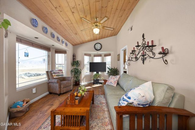 28360 Burning Tree Drive, Tehachapi, CA 93561