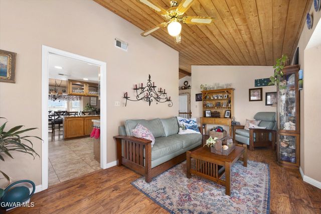 28360 Burning Tree Drive, Tehachapi, CA 93561