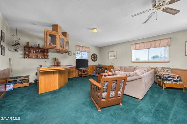 28360 Burning Tree Drive, Tehachapi, CA 93561