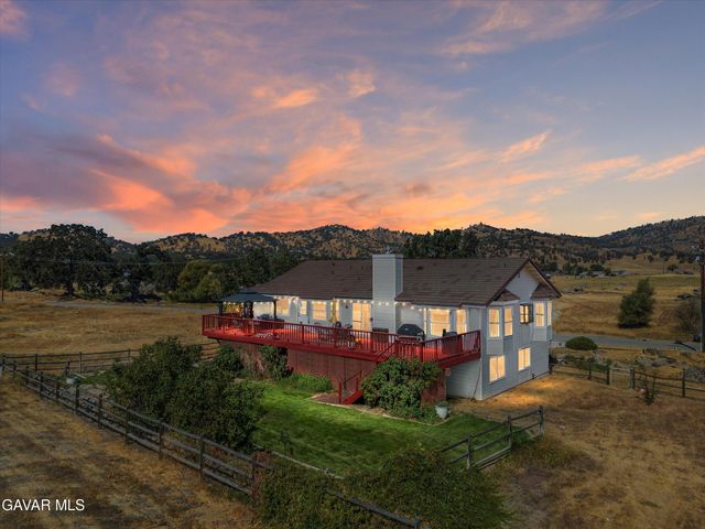 28360 Burning Tree Drive, Tehachapi, CA 93561