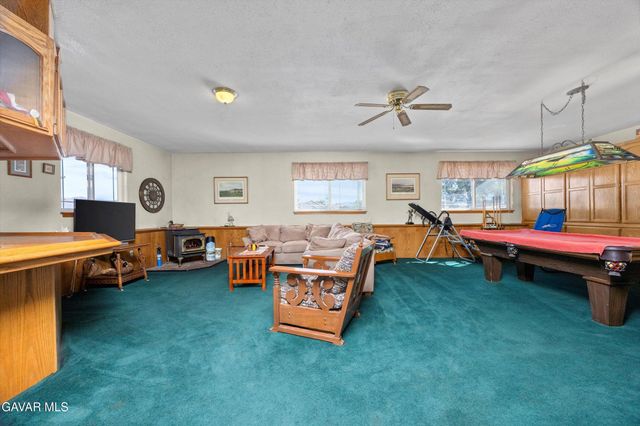28360 Burning Tree Drive, Tehachapi, CA 93561