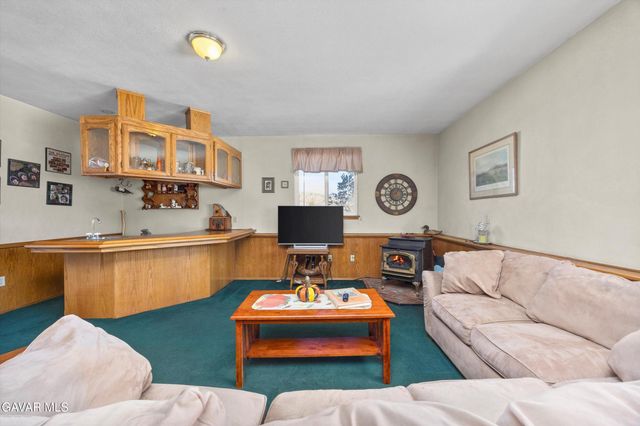 28360 Burning Tree Drive, Tehachapi, CA 93561