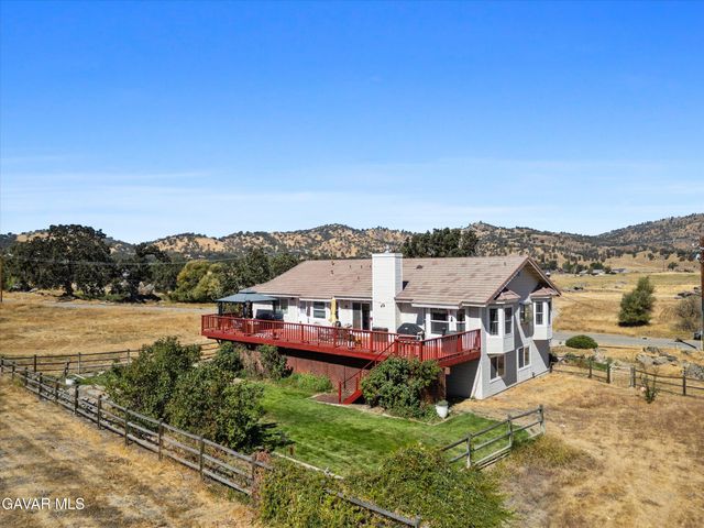 28360 Burning Tree Drive, Tehachapi, CA 93561