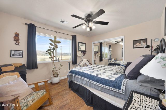 28360 Burning Tree Drive, Tehachapi, CA 93561
