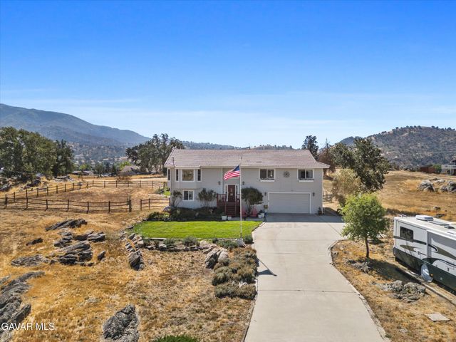 28360 Burning Tree Drive, Tehachapi, CA 93561