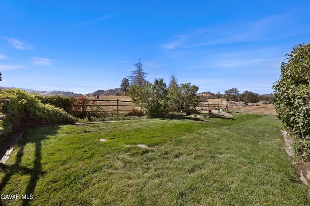 28360 Burning Tree Drive, Tehachapi, CA 93561