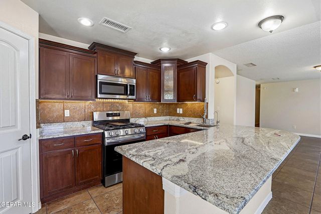 11583 SAINT MARTIN Way, El Paso, TX 79936