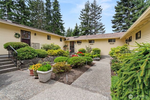 1111 S 249th Place, Des Moines, WA 98198