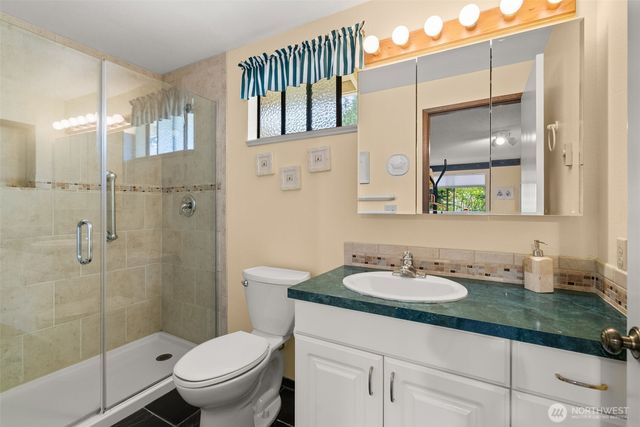 1111 S 249th Place, Des Moines, WA 98198