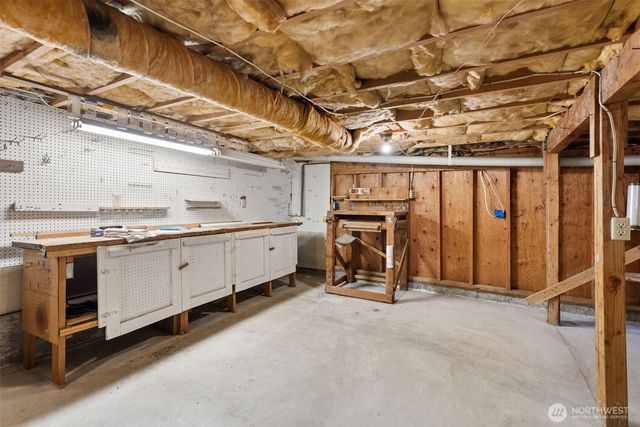 1111 S 249th Place, Des Moines, WA 98198