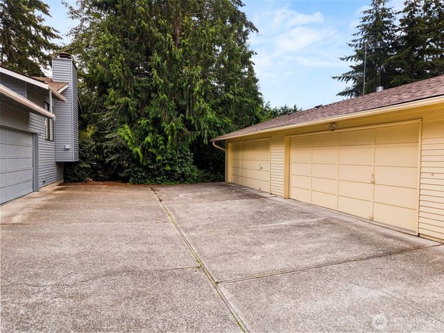 1111 S 249th Place, Des Moines, WA 98198