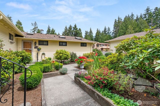 1111 S 249th Place, Des Moines, WA 98198