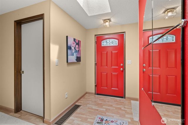 1111 S 249th Place, Des Moines, WA 98198