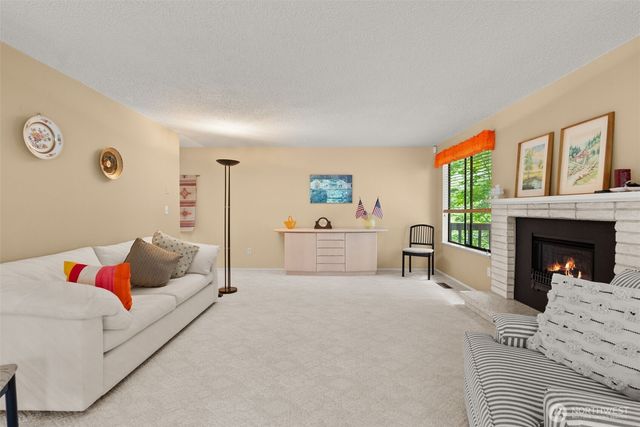 1111 S 249th Place, Des Moines, WA 98198