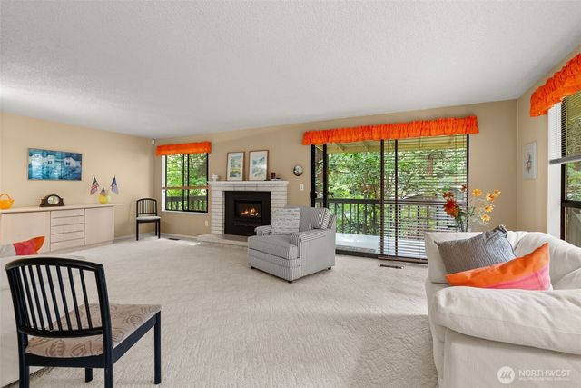 1111 S 249th Place, Des Moines, WA 98198