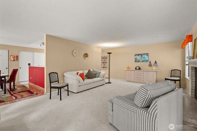 1111 S 249th Place, Des Moines, WA 98198