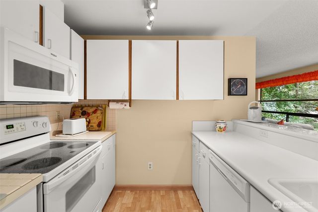 1111 S 249th Place, Des Moines, WA 98198