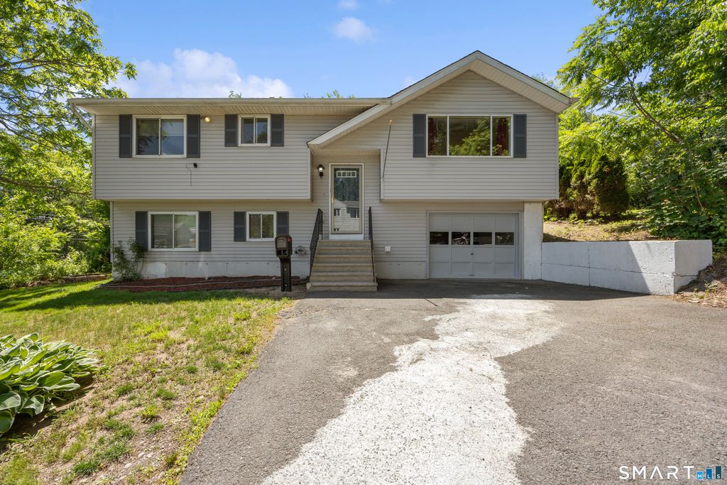 2743 East Main Street, Waterbury, CT 06705