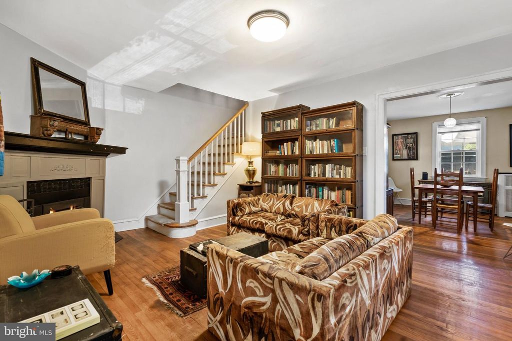 39 SABINE AVE, NARBERTH, PA 19072 — exterior