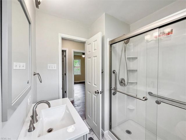 11 Eastlawn DR, Hampton, VA 23664