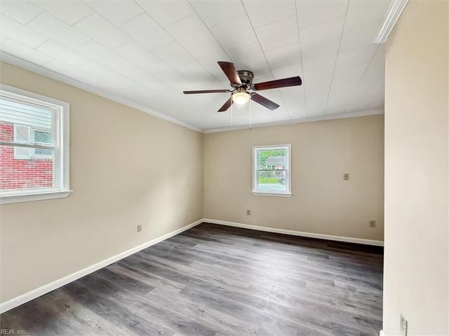 11 Eastlawn DR, Hampton, VA 23664