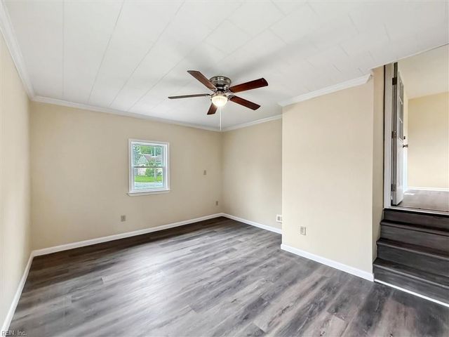 11 Eastlawn DR, Hampton, VA 23664
