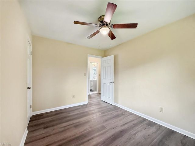 11 Eastlawn DR, Hampton, VA 23664