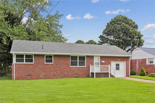 11 Eastlawn DR, Hampton, VA 23664