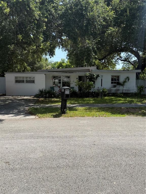 107 Edmund Road, West Park, FL 33023