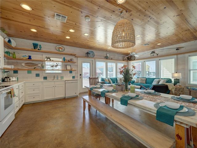 318 S Station St 3, Port Aransas, TX 78373