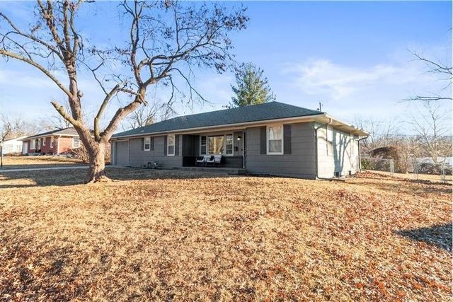 404 SW 21st Street, Blue Springs, MO 64015