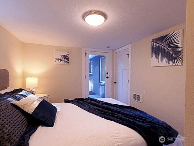 23004 52nd Avenue W, Mountlake Terrace, WA 98043