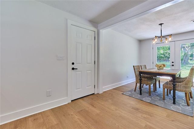 7204 Raytown Road, Raytown, MO 64133