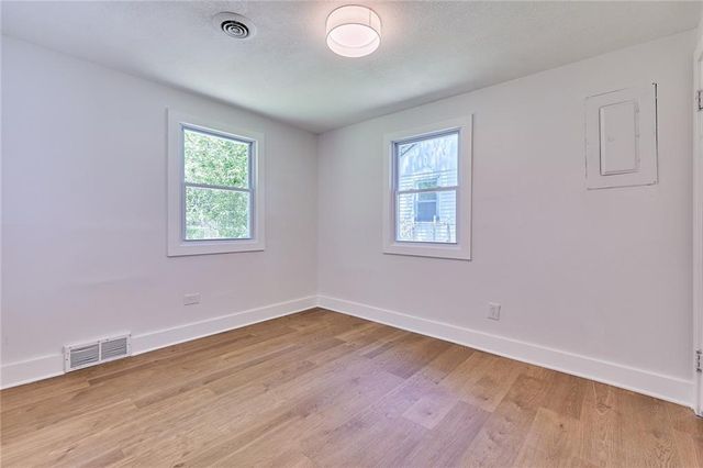7204 Raytown Road, Raytown, MO 64133