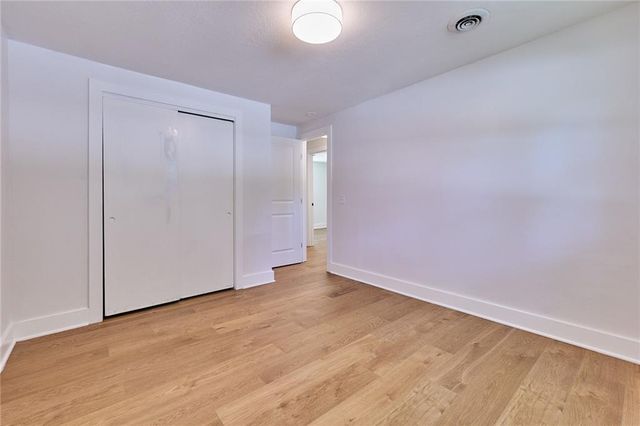 7204 Raytown Road, Raytown, MO 64133