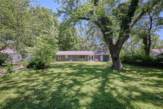 7204 Raytown Road, Raytown, MO 64133