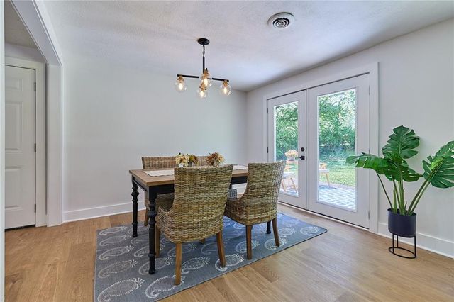 7204 Raytown Road, Raytown, MO 64133