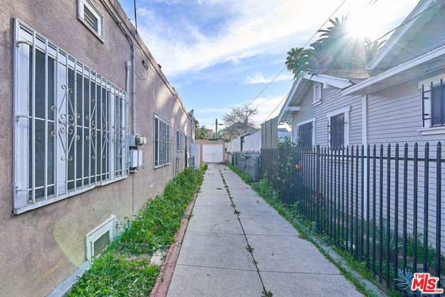 3030 W 12th Place, Los Angeles, CA 90006