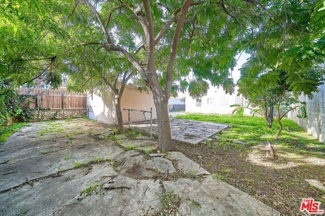 3030 W 12th Place, Los Angeles, CA 90006