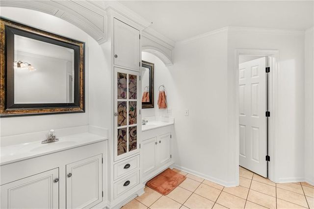 4007 Bennington Drive, St Joseph, MO 64506