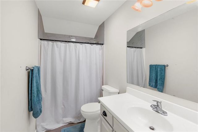 4007 Bennington Drive, St Joseph, MO 64506