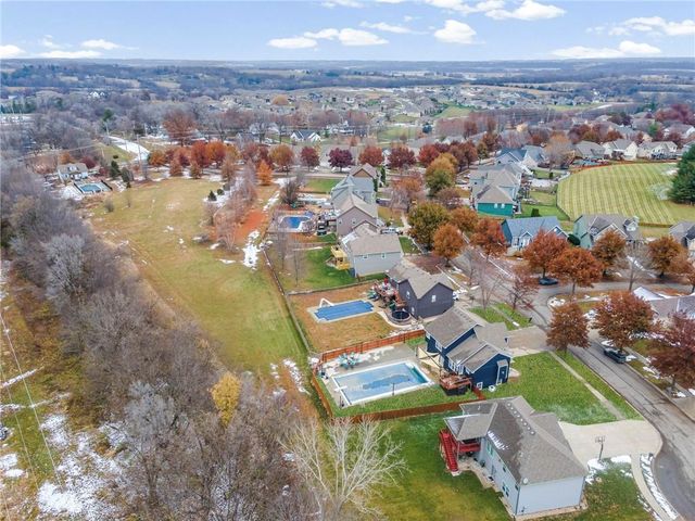 4007 Bennington Drive, St Joseph, MO 64506