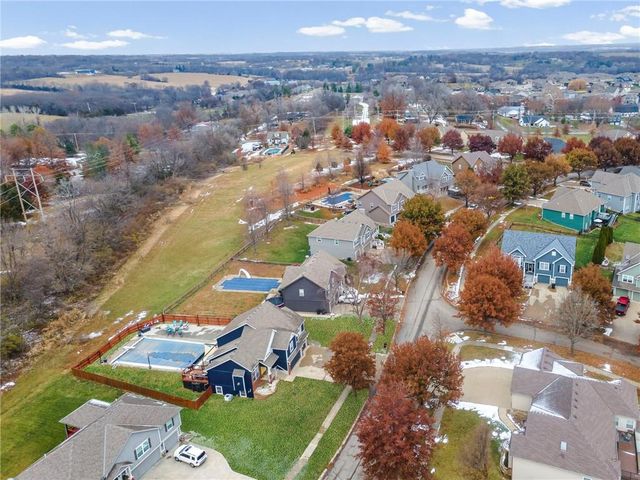 4007 Bennington Drive, St Joseph, MO 64506