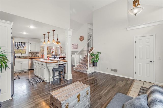 4007 Bennington Drive, St Joseph, MO 64506