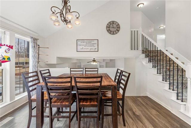 4007 Bennington Drive, St Joseph, MO 64506