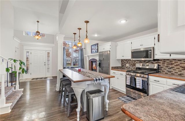 4007 Bennington Drive, St Joseph, MO 64506