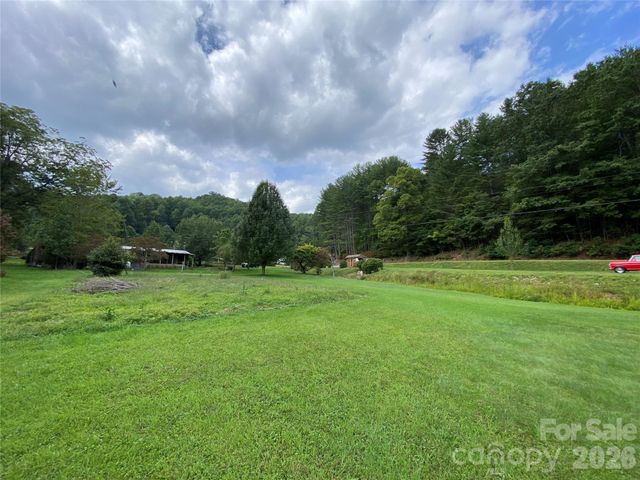 111 Hensley Branch Road, Burnsville, NC 28714