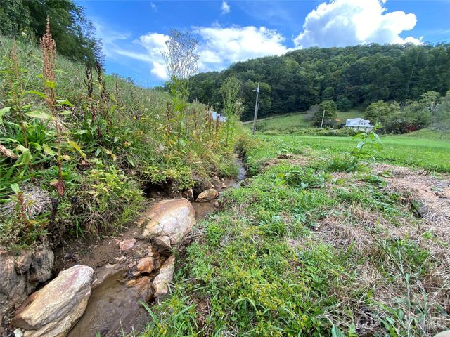111 Hensley Branch Road, Burnsville, NC 28714